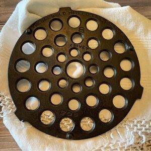Vintage Griswold Cast Iron Trivet ~ No 8